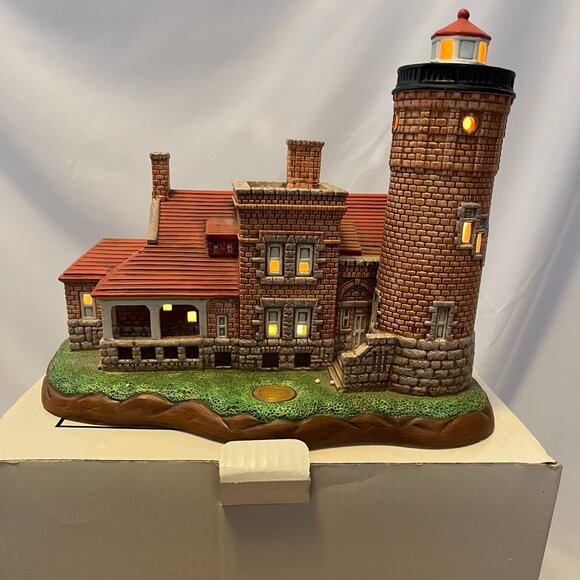 Lefton Limited Edition 1999 Old Mackinac Point Lighted Lighthouse – Original Box - Picture 13 of 15